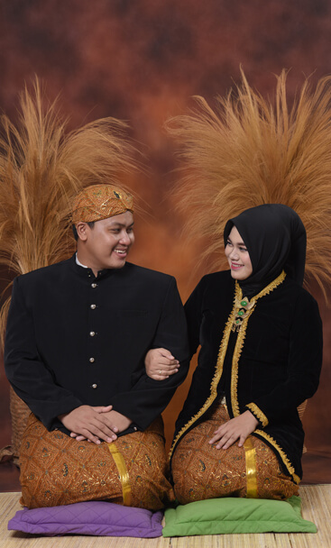 Indah & Shindu | Glamour