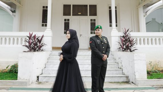 Desi & Apriyana | Glamour