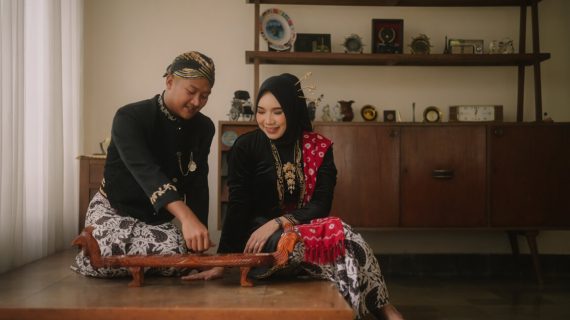Astri & Ichsan | mewa