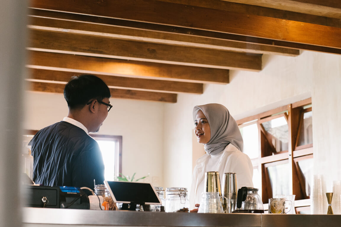 Slide 3 atas the bride groom