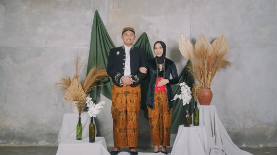 Evita & Nashrudin | Megan