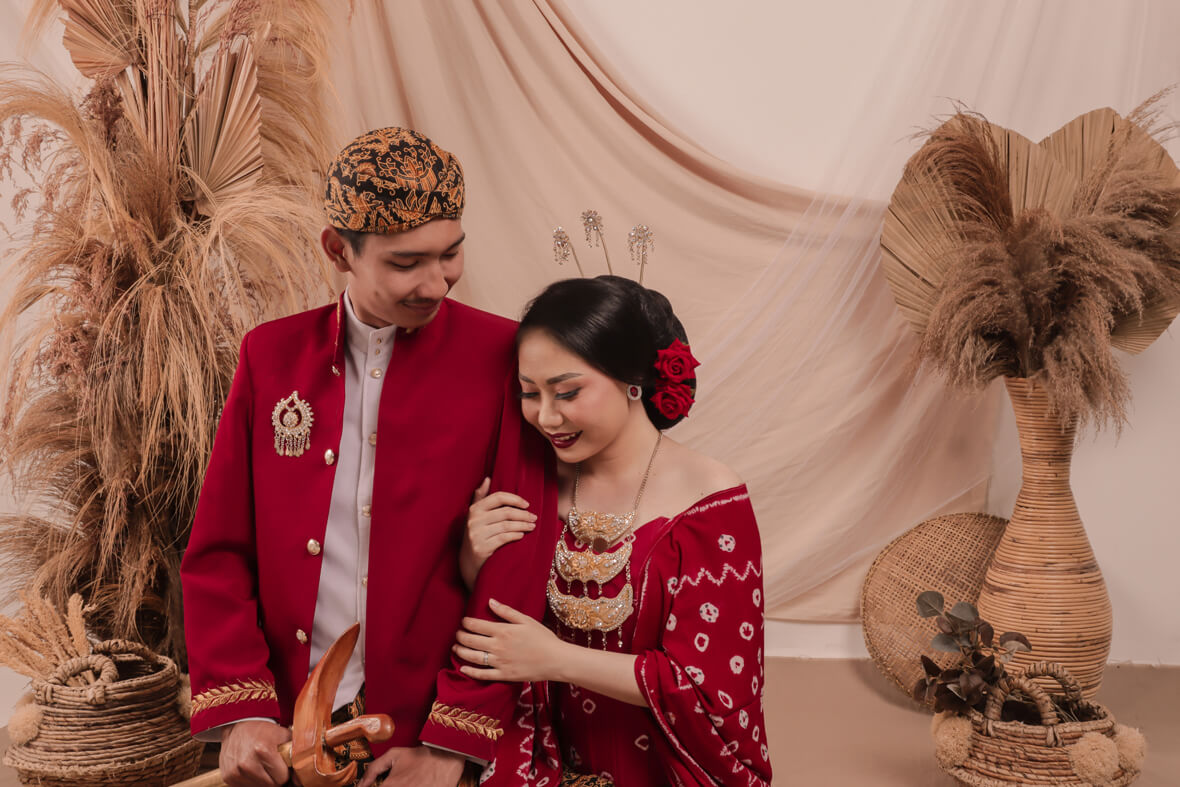 (PAGE 7) GALLERY SLIDE KE 1