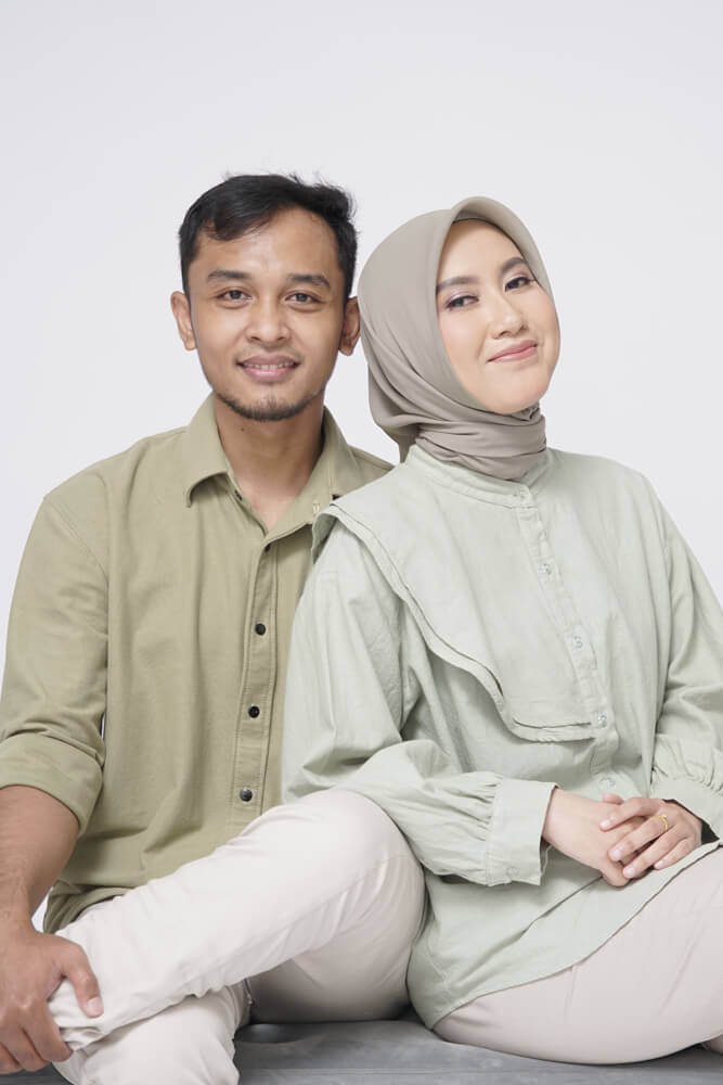 Slide 2 (tolong dibuat portrait)