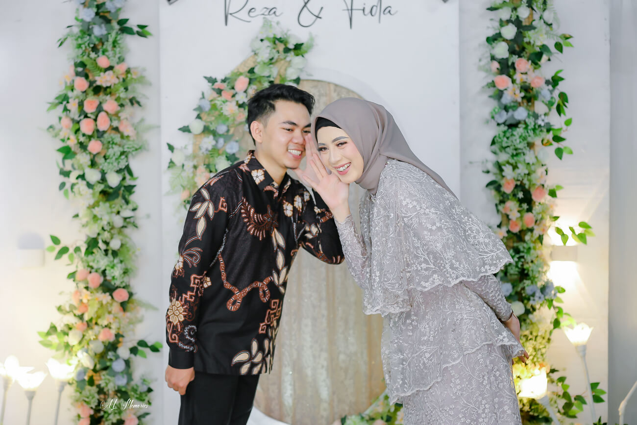 Slide 8 ( foto kecil bergerak.1)