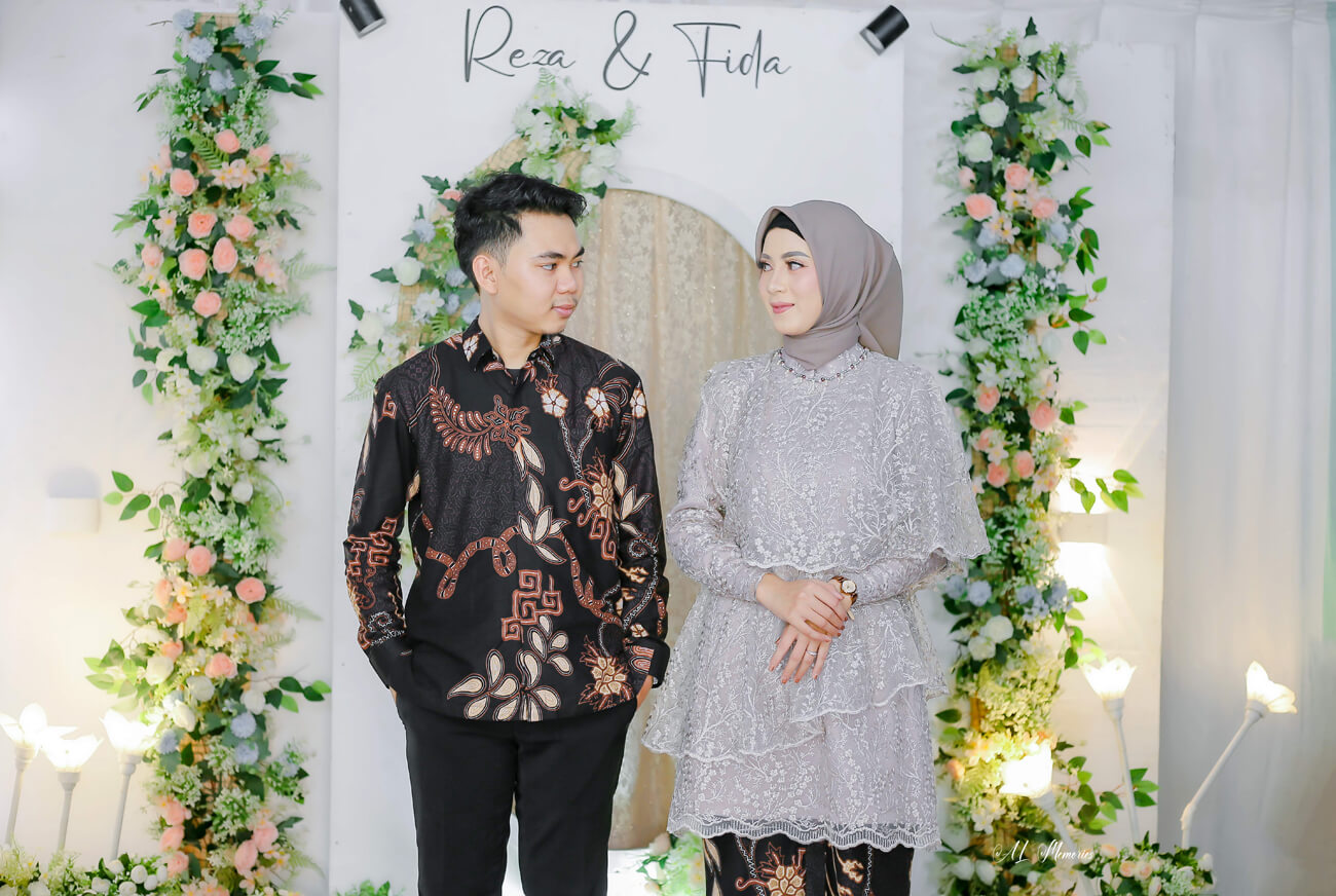 Slide 8 ( foto kecil bergerak.2)