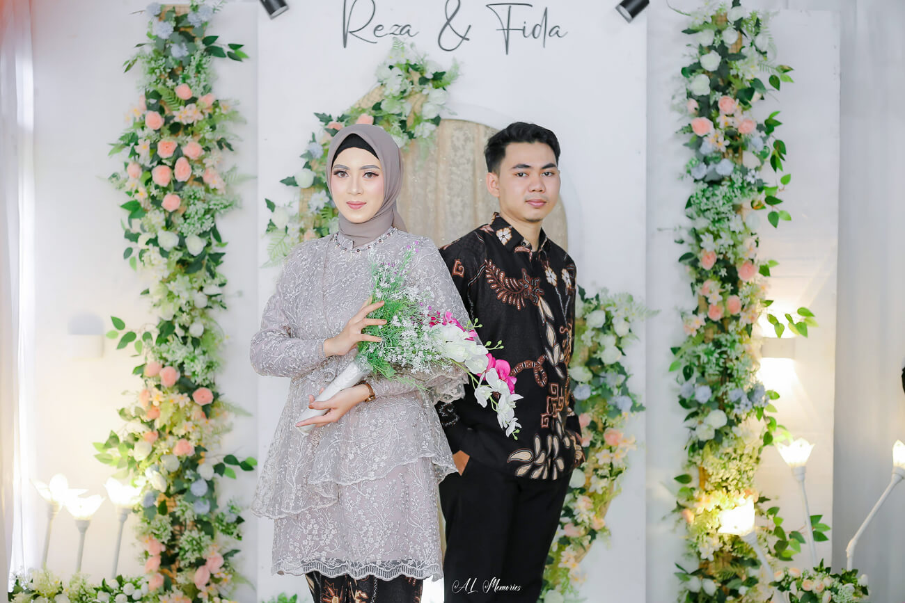 Slide 8 ( foto kecil bergerak.3)