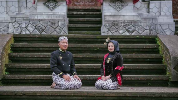 Reni & Dhias  | mewa