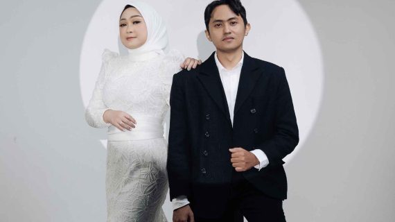 Yeshi & Sarwo Serena Desain