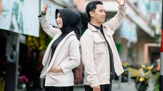 Lili & Rikki | Glamour