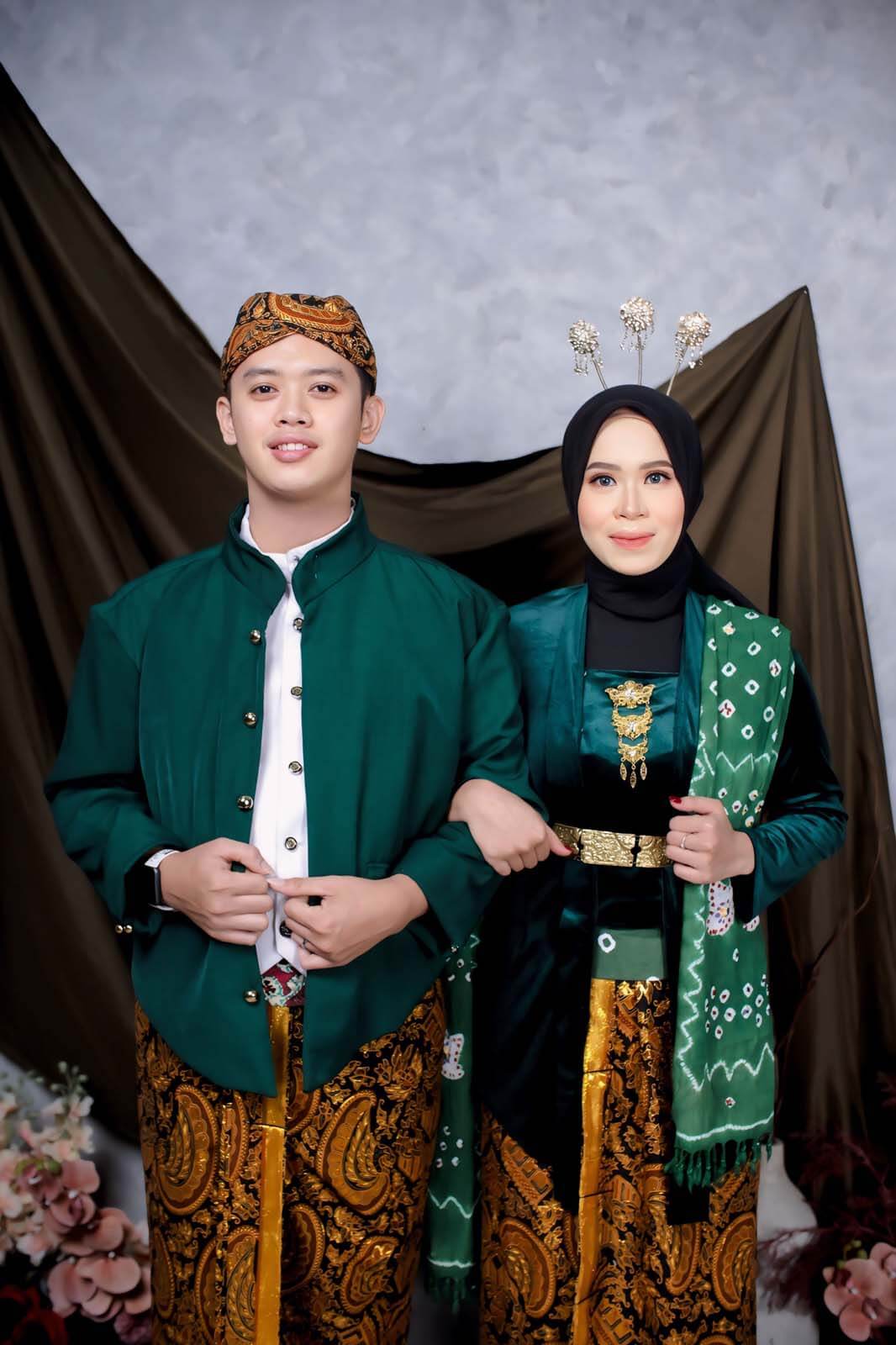 Love story & slide 1 jalan