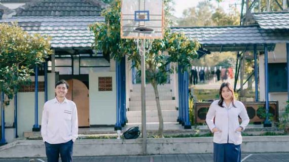 Melia & Sony | Glamour