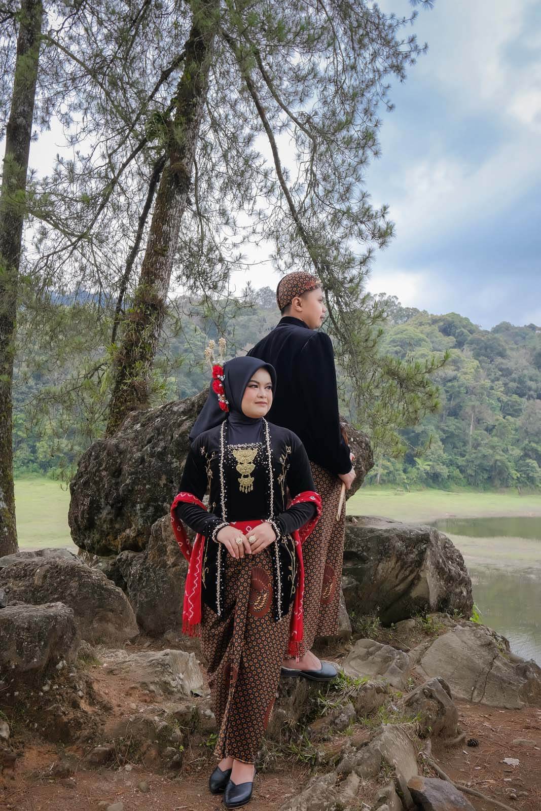 13 MIROR DAN FOTO KECILok