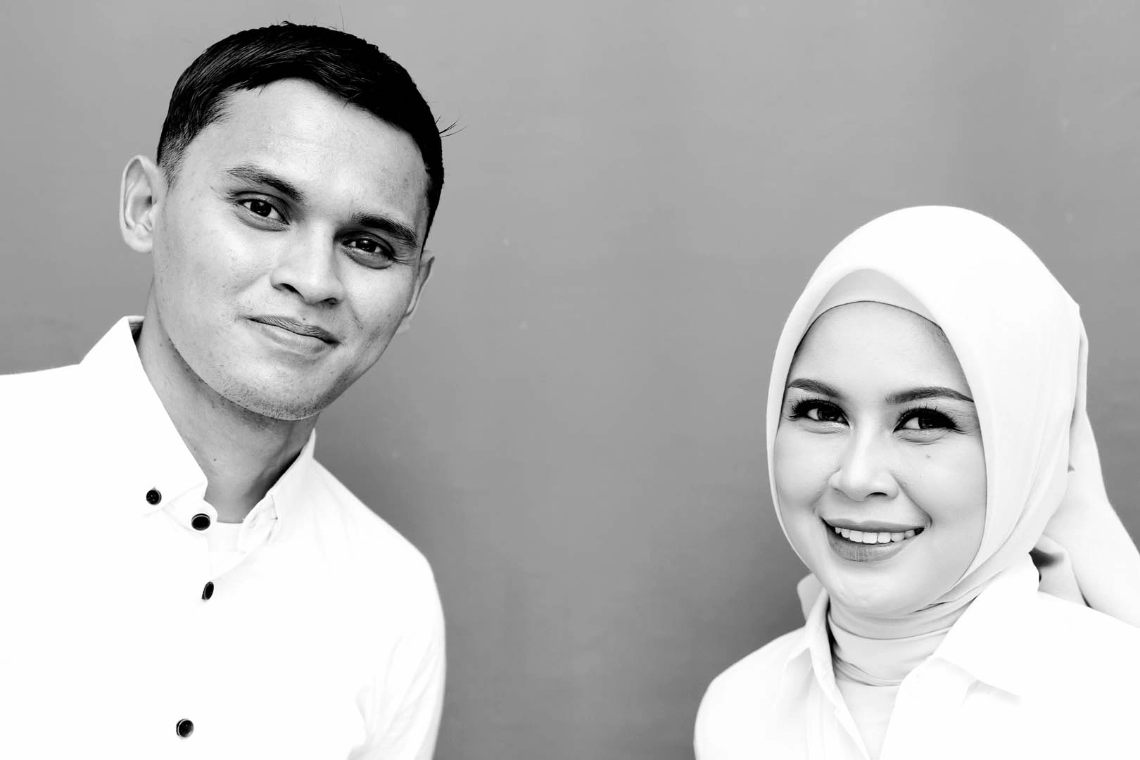 Pengganti foto tarik telinga d gallery. Samakan saja dengan wedding gift_1